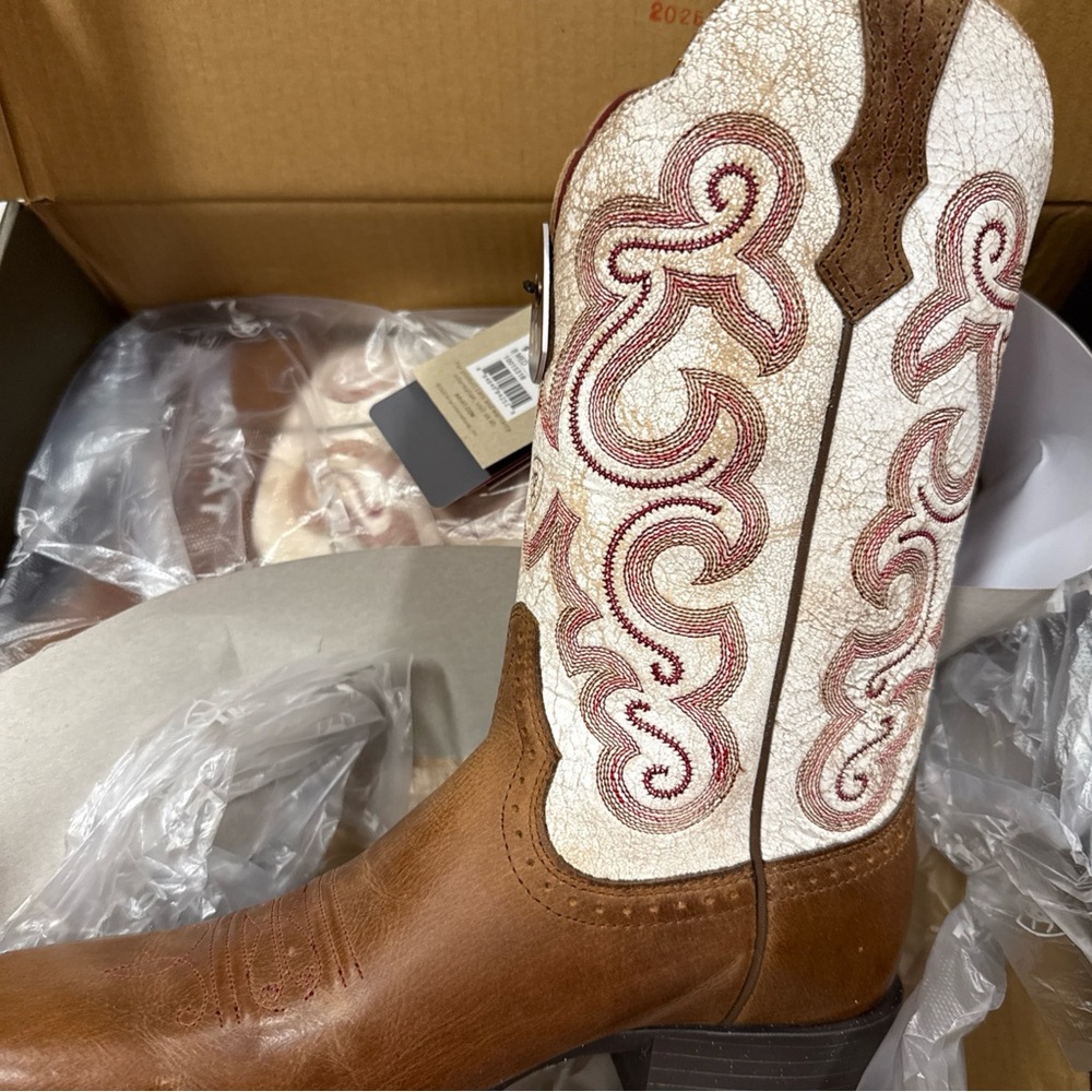 Ariat Tan and Cream Cowboy Boots
